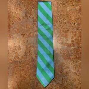 Lilly Pulitzer Men’s 100% Silk Tie – Blue & Green Diagonal Stripes